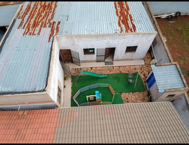 5 BEDROOM HOUSE FOR SALE IN PROTEA GLEN EXT